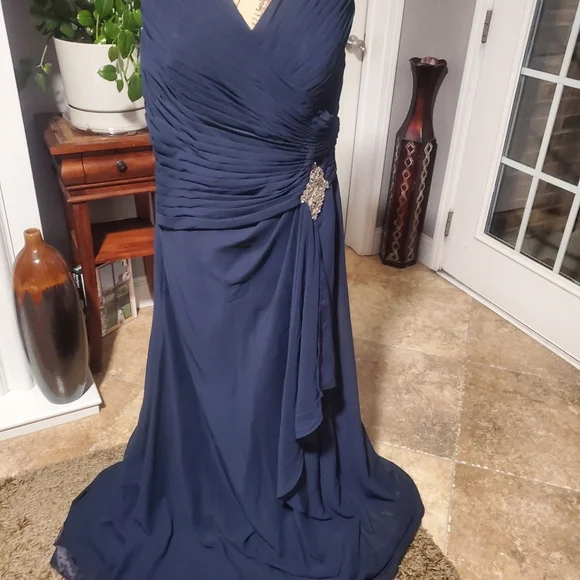 Navy Formal Dress - Picture 2 of 10